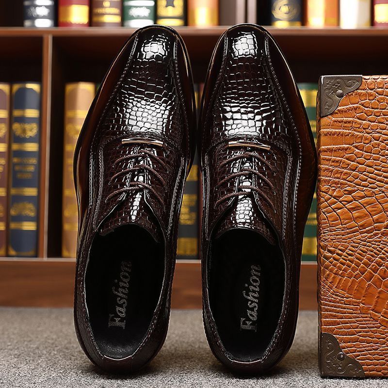 メンズ光沢パテントレザー英国風ポインテッドトゥドレスシューズ - Men'S Fashion Formal のレビューと価格