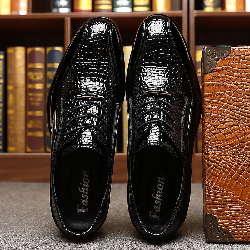 メンズ光沢パテントレザー英国風ポインテッドトゥドレスシューズ - Men'S Fashion Formal のレビューと価格