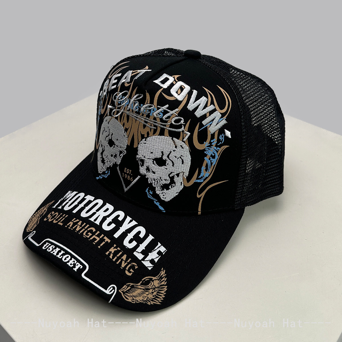 スカルフレーム刺繍ハードトップトラッカーハット春夏新作ダーク - Trucker Hat Cap のレビューと価格