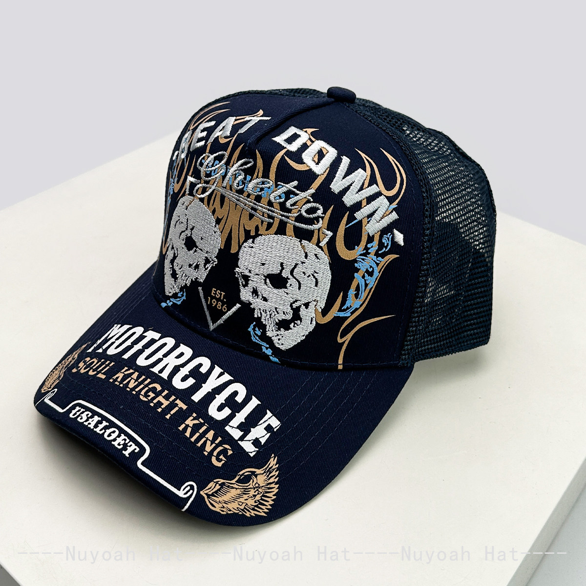 スカルフレーム刺繍ハードトップトラッカーハット春夏新作ダーク - Trucker Hat Cap のレビューと価格